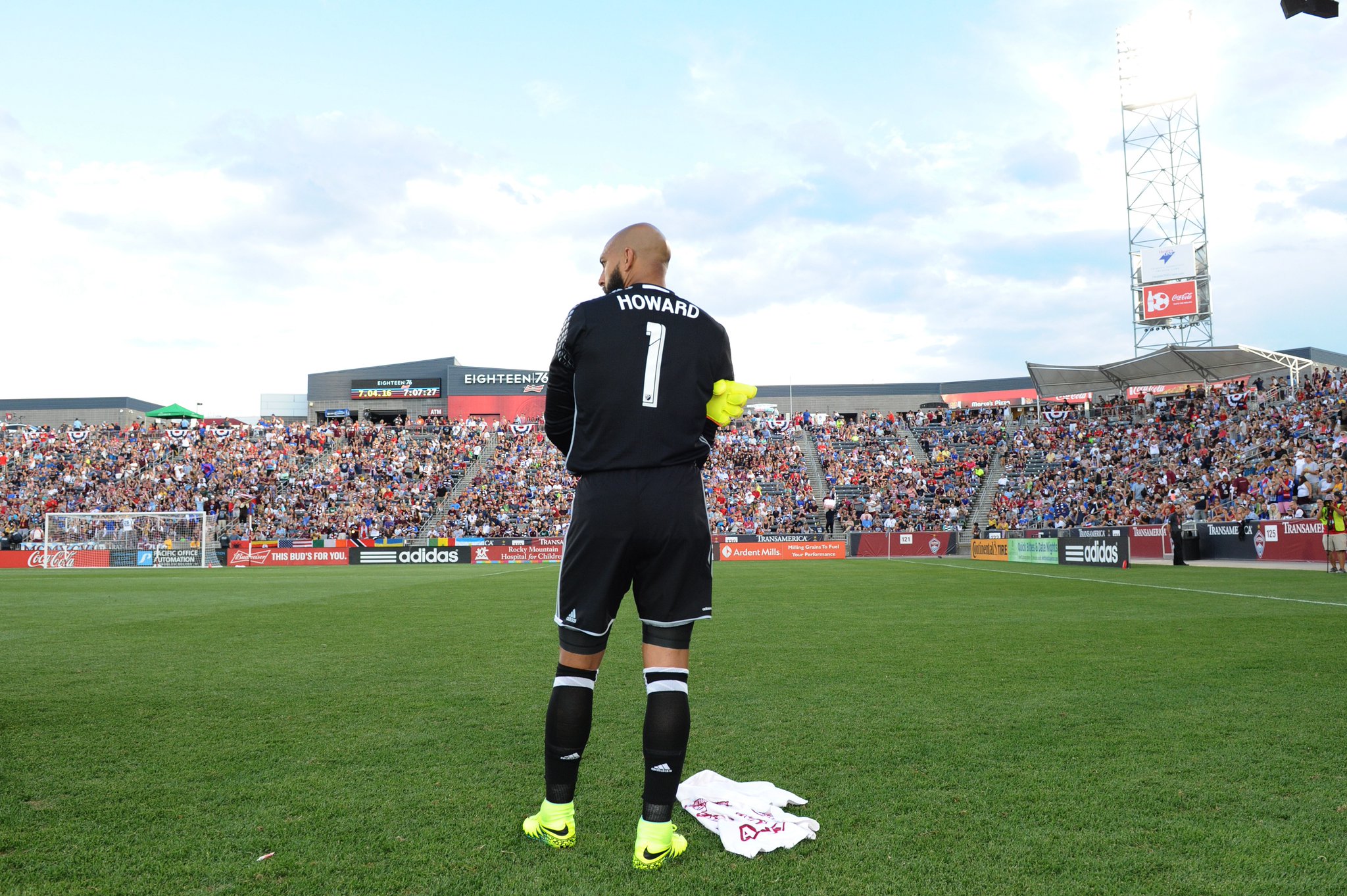 爱游戏APP-关于这也行？广东宏远围绕社区盾造点机会曼联清晨手感冰凉，蒂姆关键节点回归赛场的信息